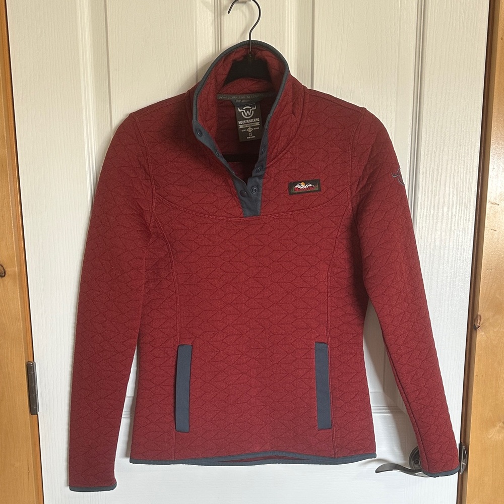 Moosejaw Quilted Pullover Jacket in Red with Gray Trim